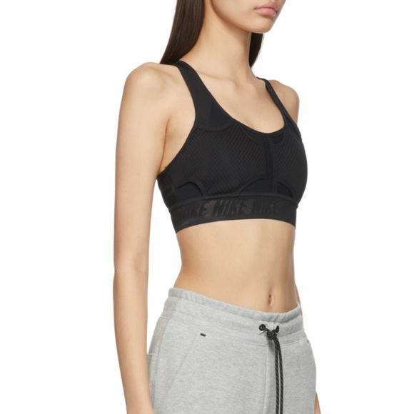 Sold out Nike sports bra fits like a small 🤍 - Picture 4 of 4